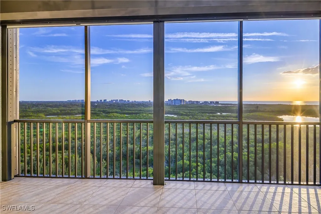 455 Cove Tower Drive Naples FL 34110