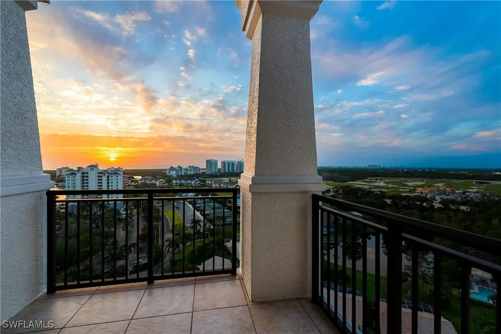 455 Cove Tower Drive Naples FL 34110