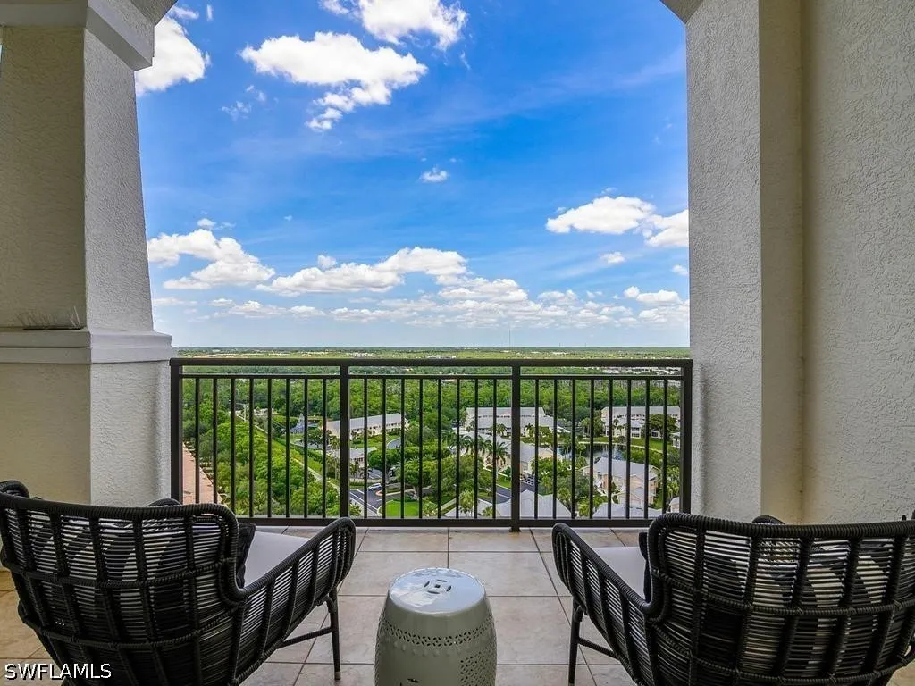 455 Cove Tower Drive Naples FL 34110