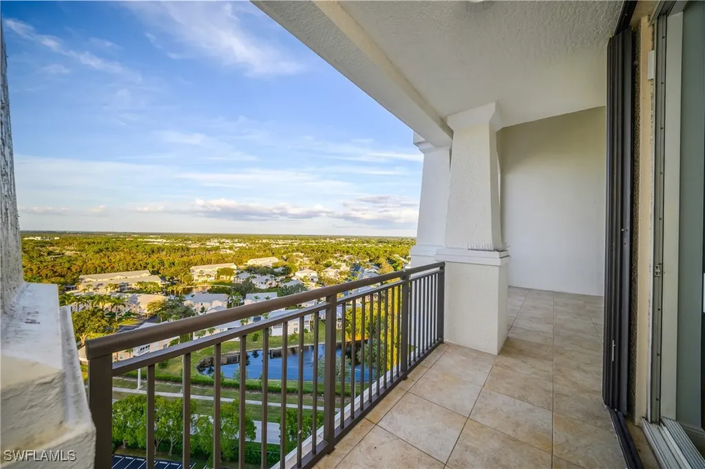 455 Cove Tower Drive Naples FL 34110