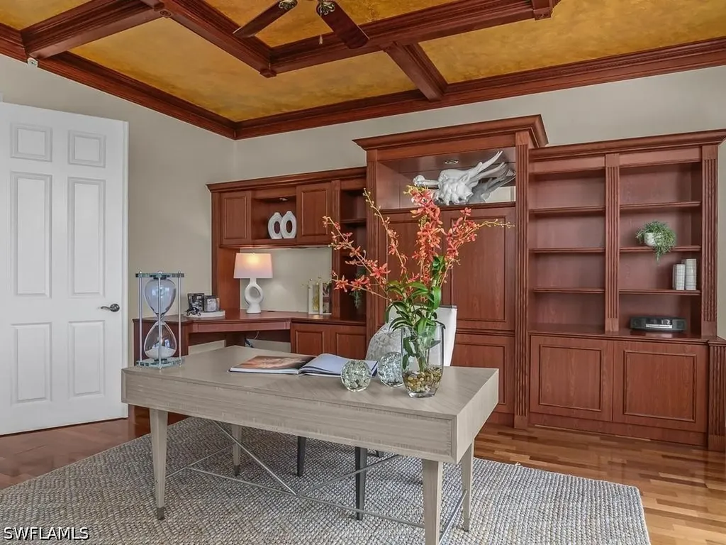 455 Cove Tower Drive Naples FL 34110