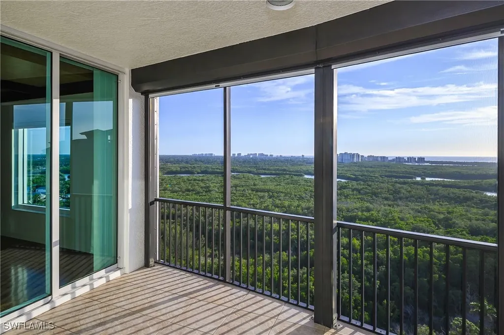 455 Cove Tower Drive Naples FL 34110