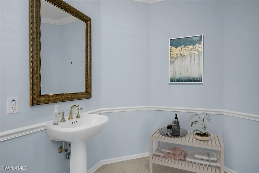 455 Cove Tower Drive Naples FL 34110