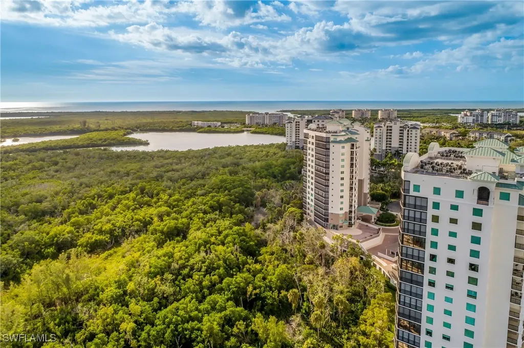 455 Cove Tower Drive Naples FL 34110