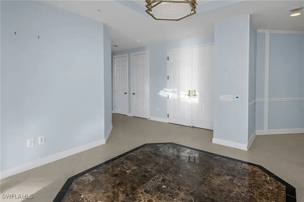 455 Cove Tower Drive Naples FL 34110