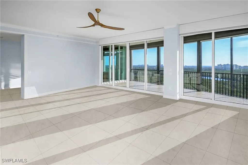 455 Cove Tower Drive Naples FL 34110