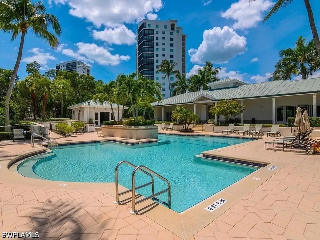 455 Cove Tower Drive Naples FL 34110