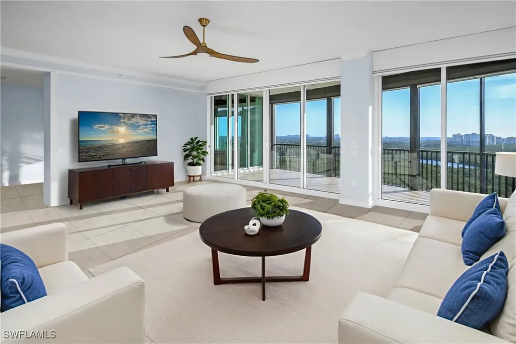 455 Cove Tower Drive Naples FL 34110