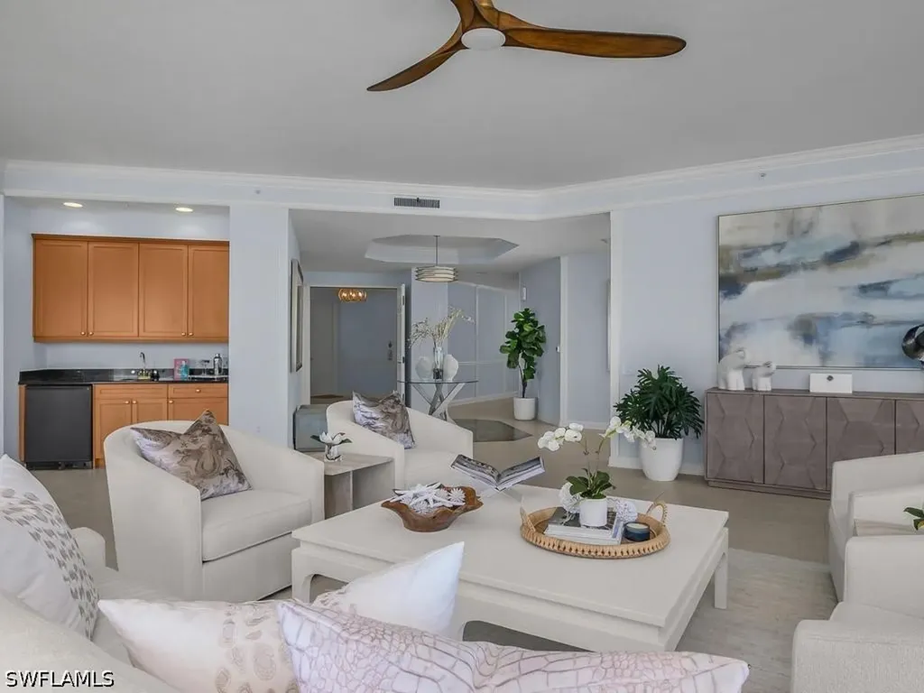 455 Cove Tower Drive Naples FL 34110