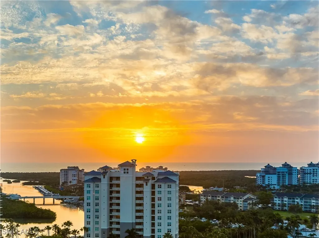 455 Cove Tower Drive Naples FL 34110