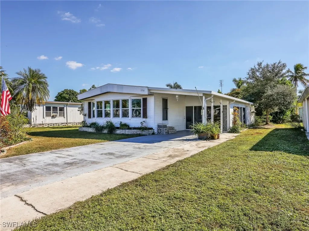 230 Matecumbe Lane Naples FL 34114