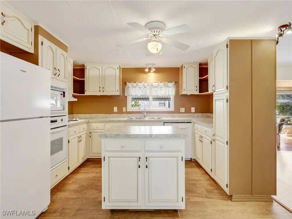 230 Matecumbe Lane Naples FL 34114