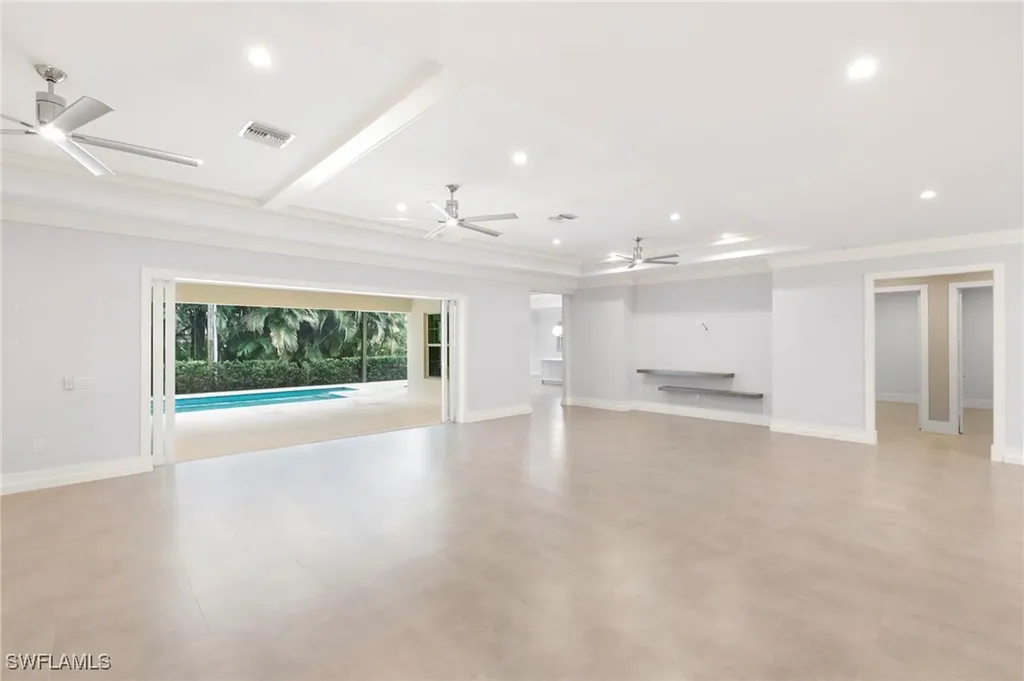 1086 Michigan Avenue Naples FL 34103