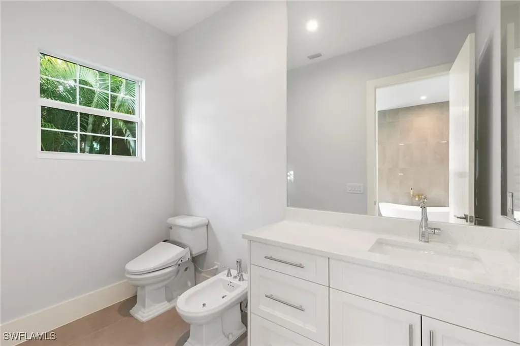 1086 Michigan Avenue Naples FL 34103