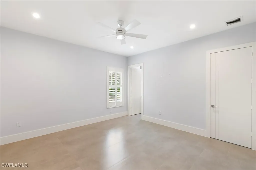 1086 Michigan Avenue Naples FL 34103