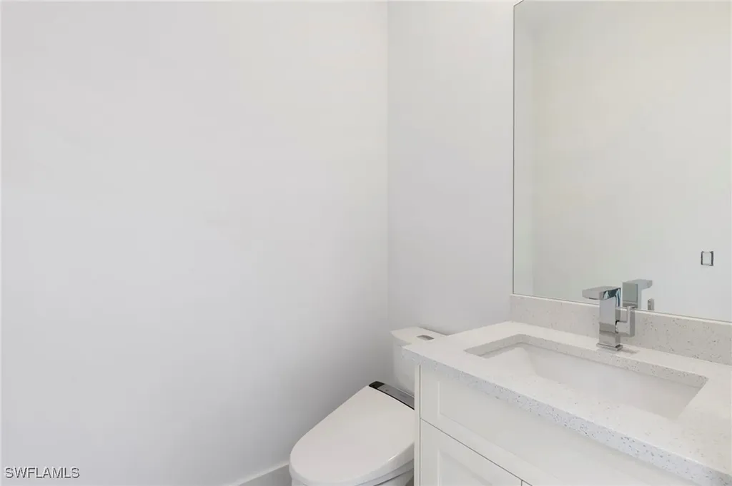 1086 Michigan Avenue Naples FL 34103