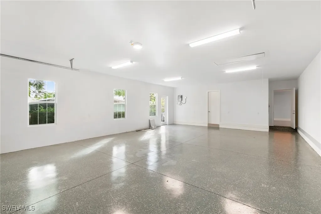 1086 Michigan Avenue Naples FL 34103