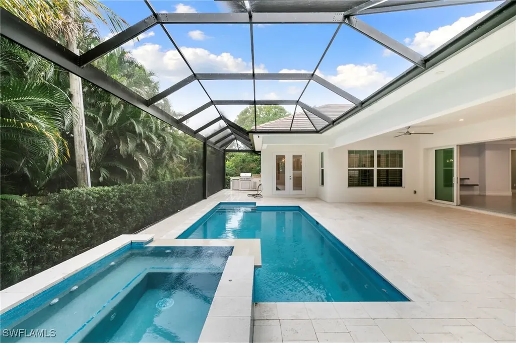 1086 Michigan Avenue Naples FL 34103