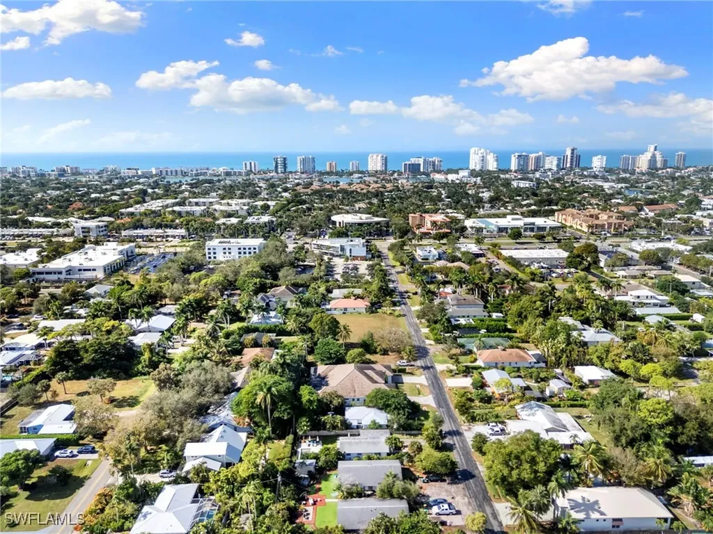 1086 Michigan Avenue Naples FL 34103