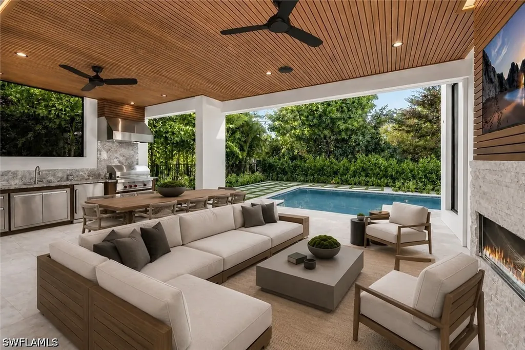1227 10th Avenue N Naples FL 34102