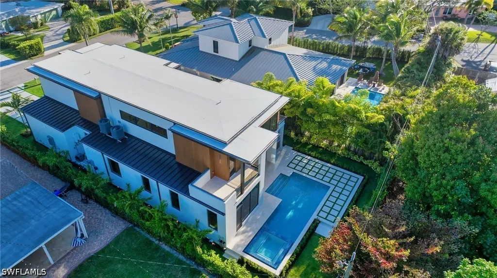 1227 10th Avenue N Naples FL 34102