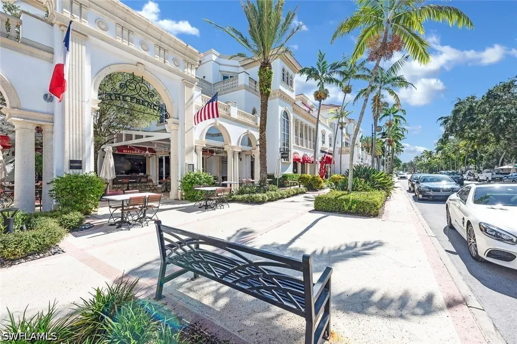 1227 10th Avenue N Naples FL 34102