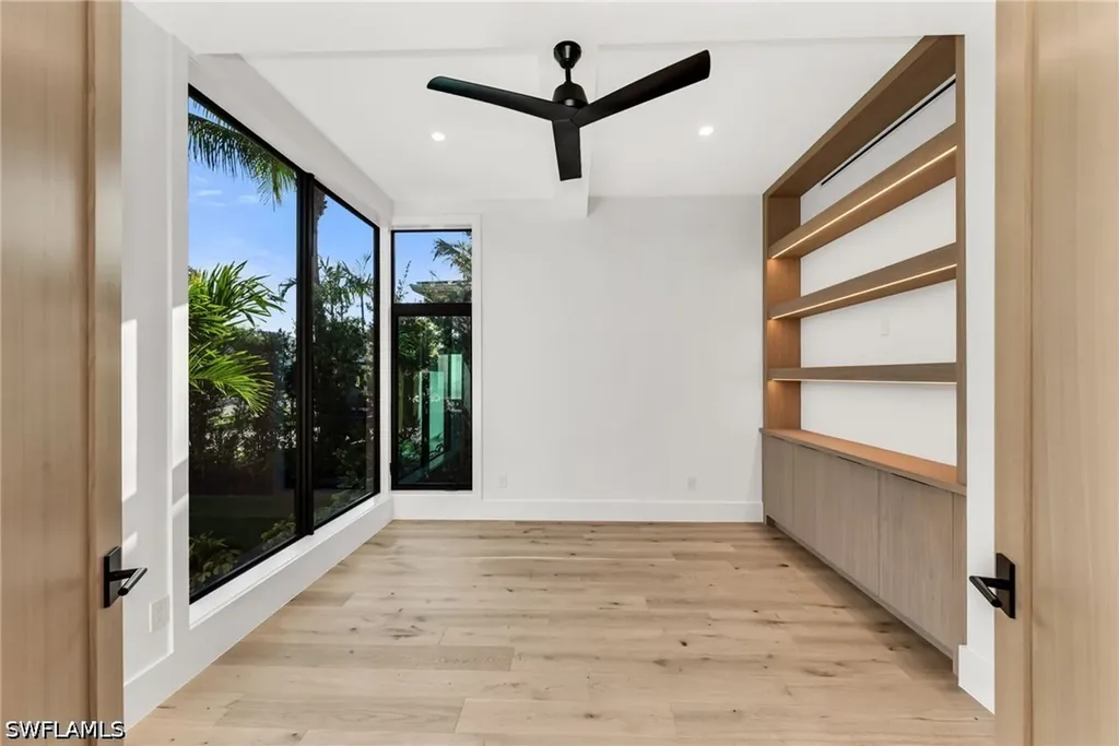 1227 10th Avenue N Naples FL 34102