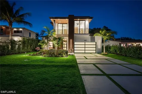 1227 10TH Avenue N Naples FL 34102
