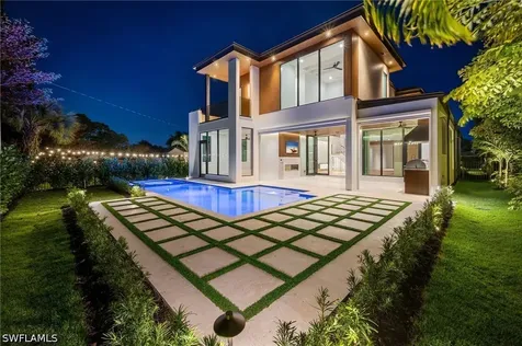 1227 10TH Avenue N Naples FL 34102