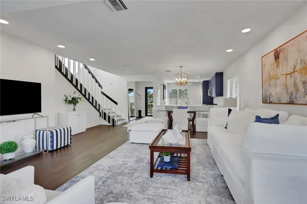 605 8th Avenue S Naples FL 34102