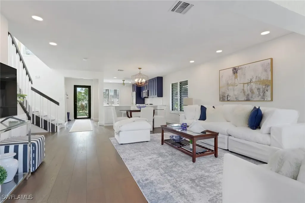 605 8th Avenue S Naples FL 34102