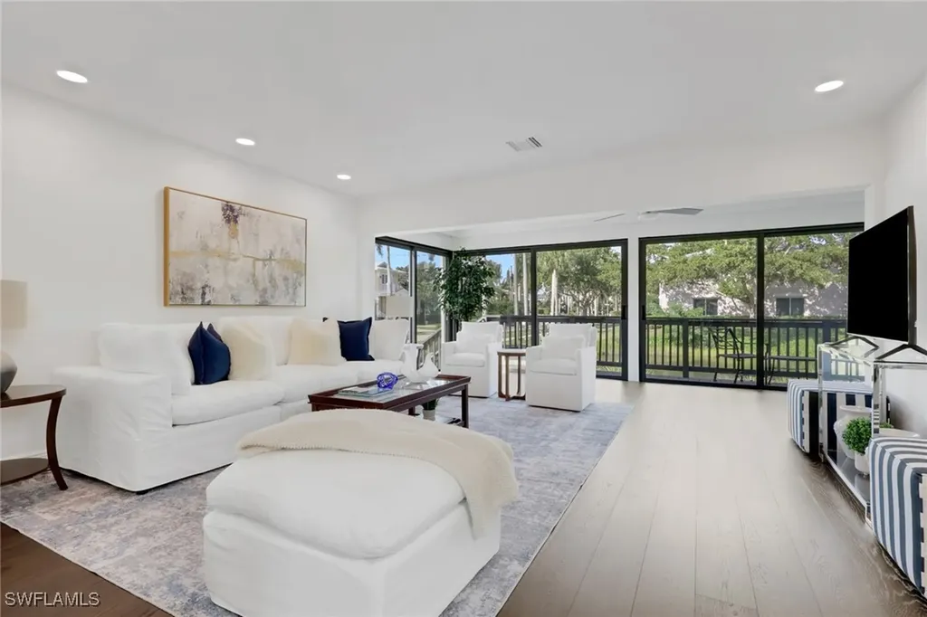 605 8th Avenue S Naples FL 34102