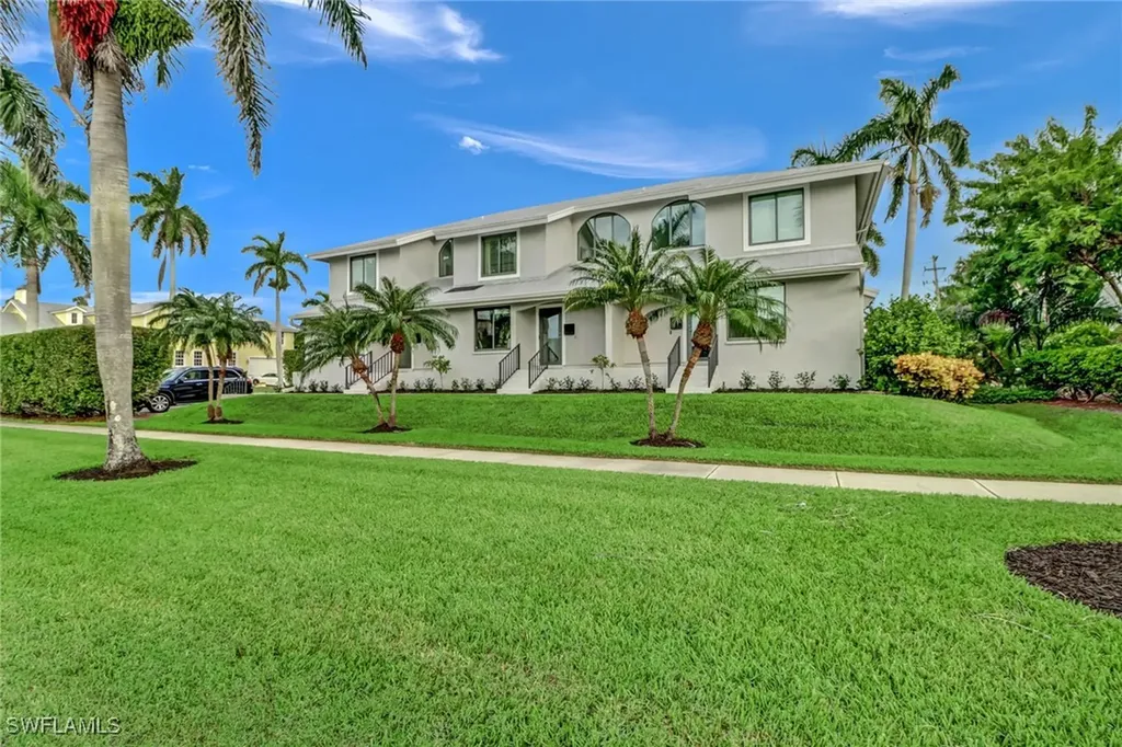 605 8th Avenue S Naples FL 34102