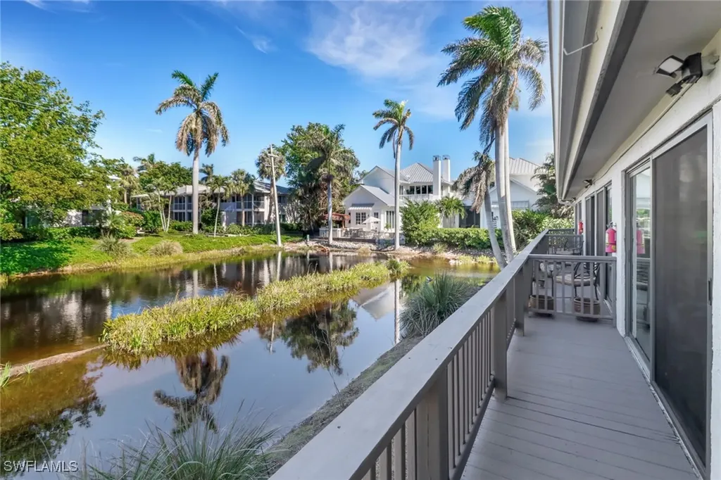 605 8th Avenue S Naples FL 34102