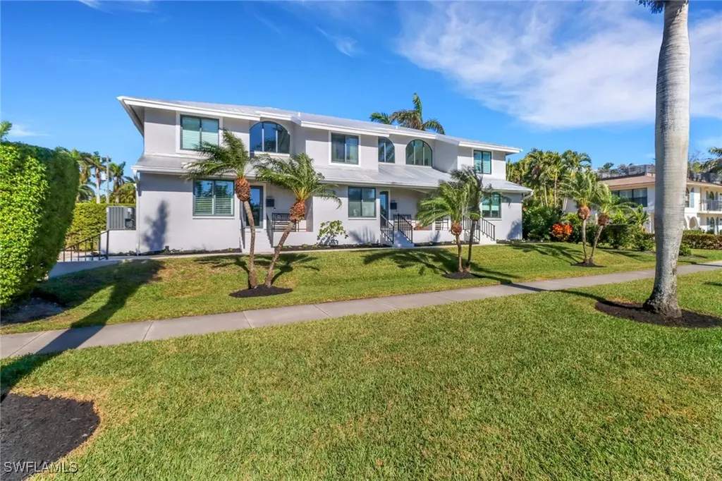 605 8th Avenue S Naples FL 34102