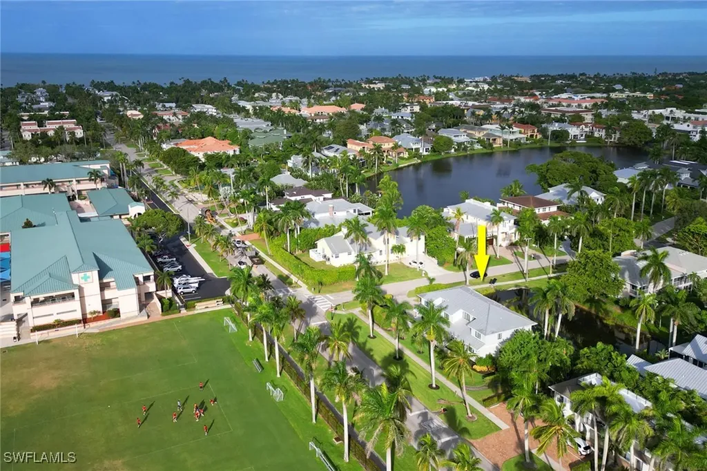 605 8th Avenue S Naples FL 34102