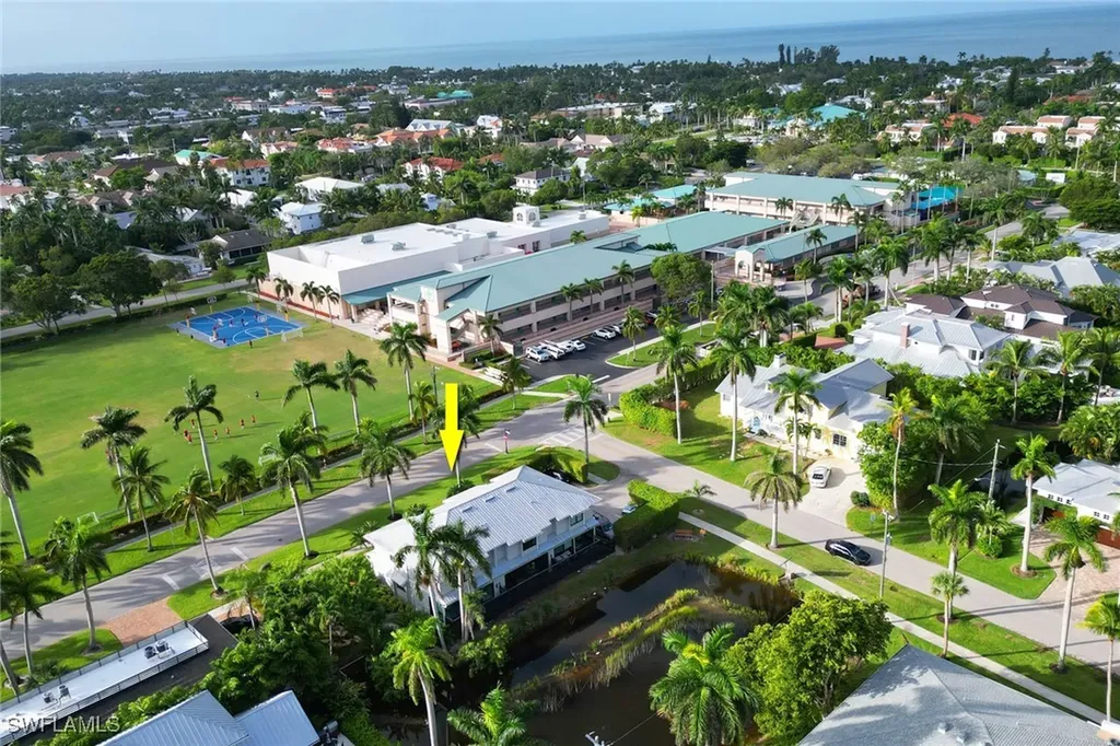 605 8th Avenue S Naples FL 34102