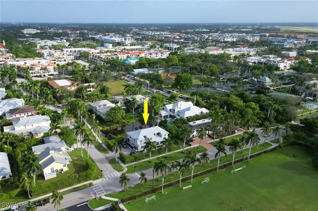 605 8th Avenue S Naples FL 34102