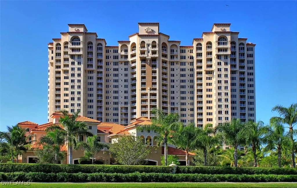Naples FL, 6597 Nicholas Boulevard, Unit 503