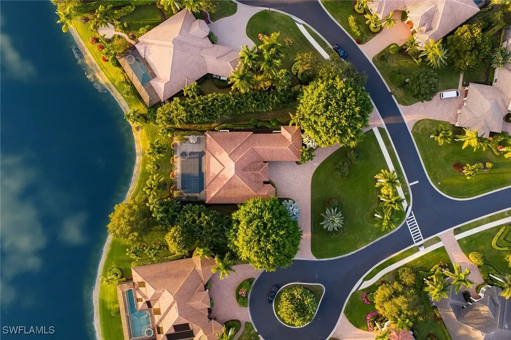 7717 Trent Court Naples FL 34113