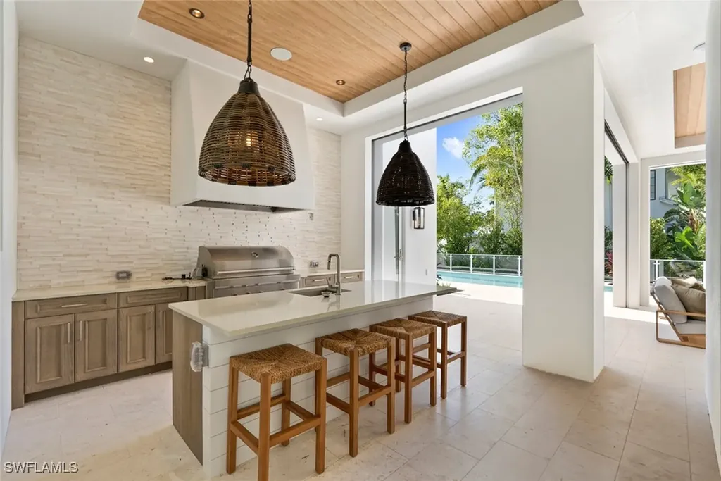 544 13th Avenue S Naples FL 34102