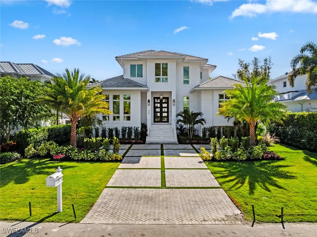 544 13th Avenue S Naples FL 34102