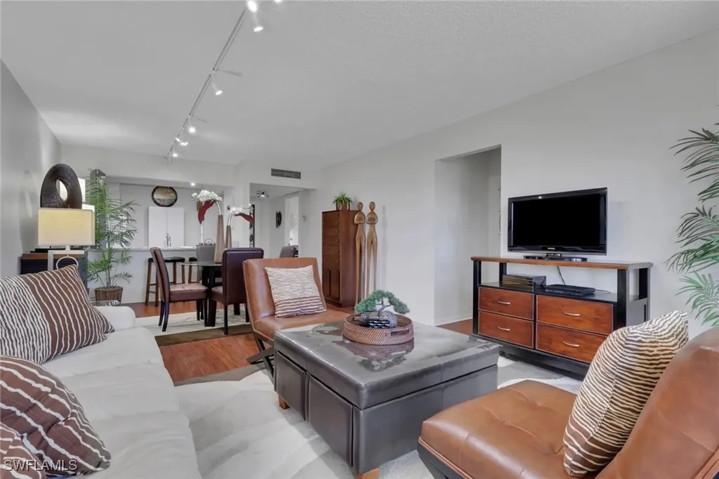 1084 Forest Lakes Drive Naples FL 34105