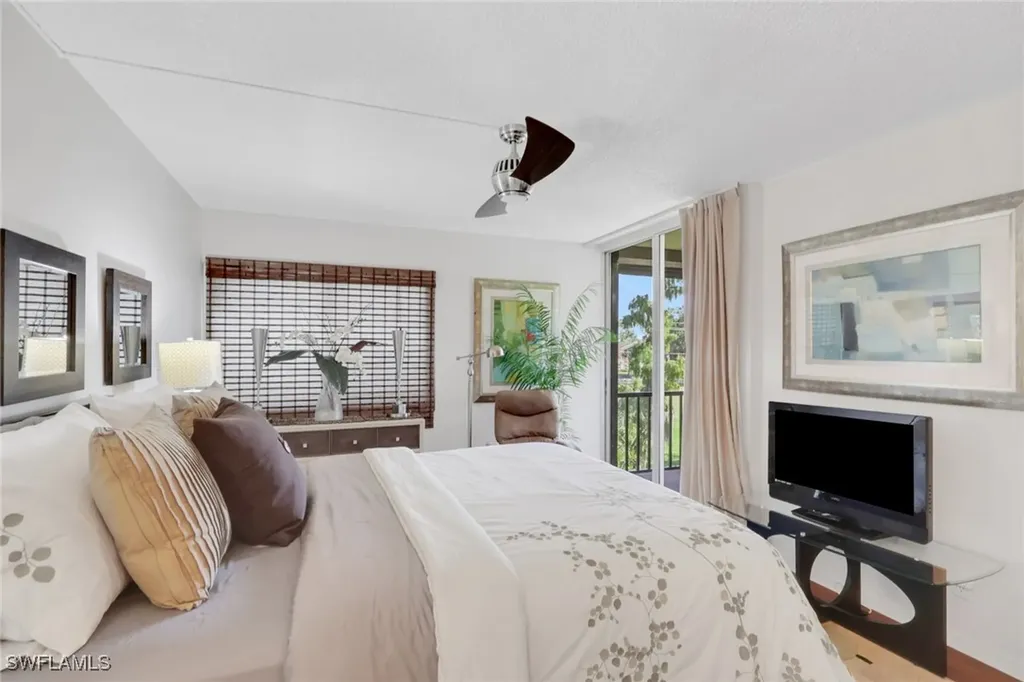 1084 Forest Lakes Drive Naples FL 34105