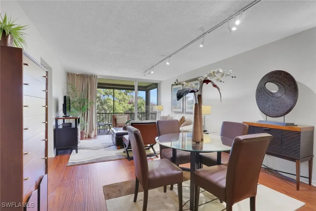 1084 Forest Lakes Drive Naples FL 34105