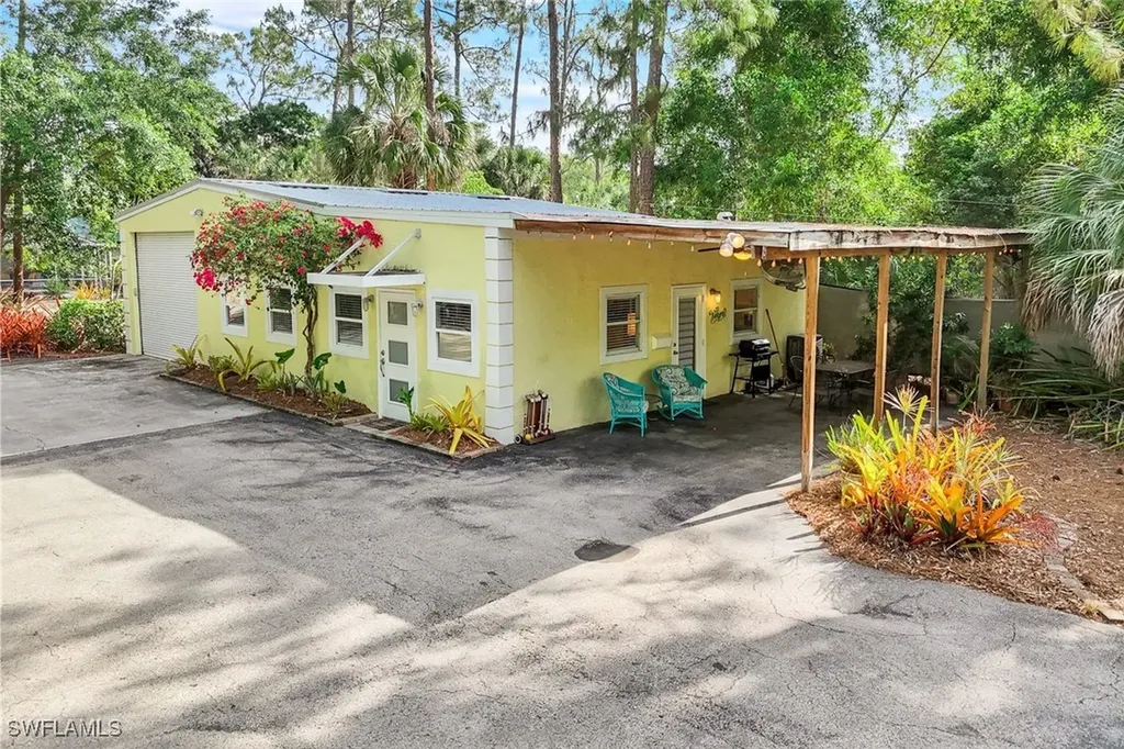 5248 Coral Wood Drive Naples FL 34119