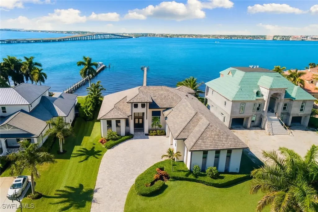 12484 Riverside Drive Fort Myers FL 33919