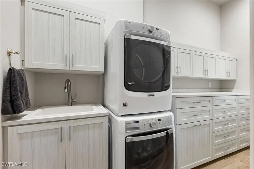 12484 Riverside Drive Fort Myers FL 33919