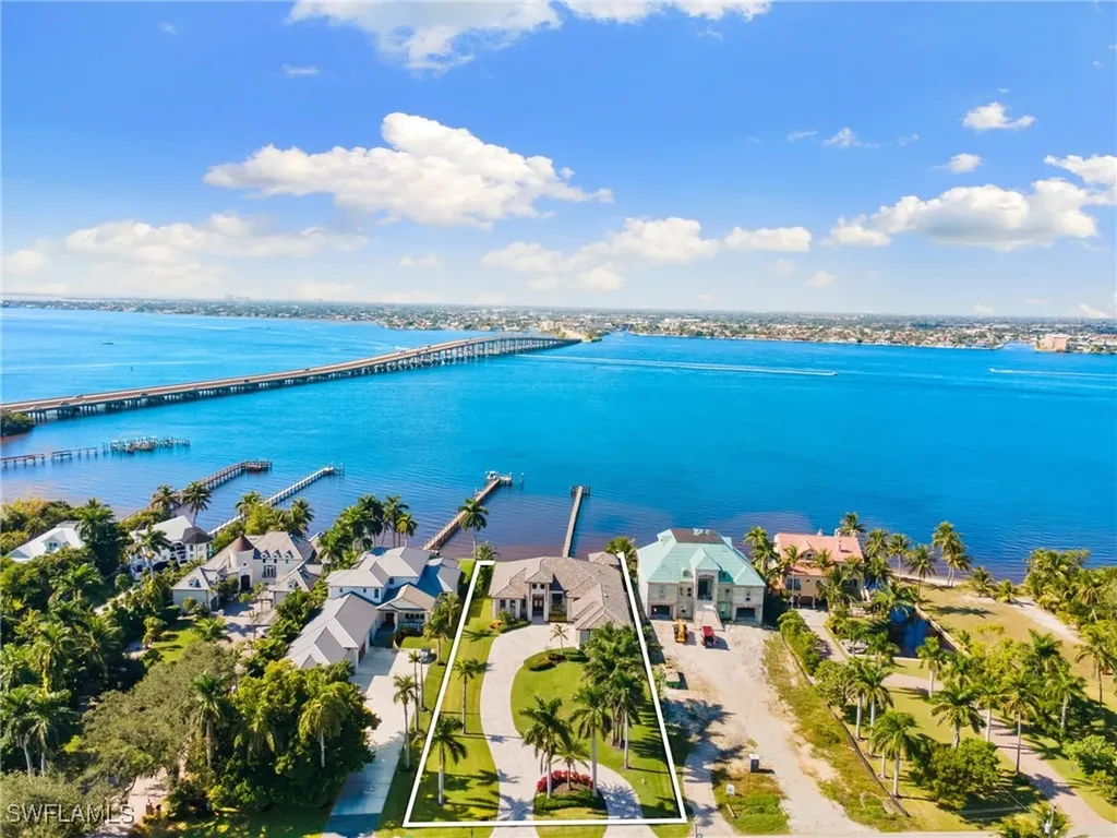 12484 Riverside Drive Fort Myers FL 33919