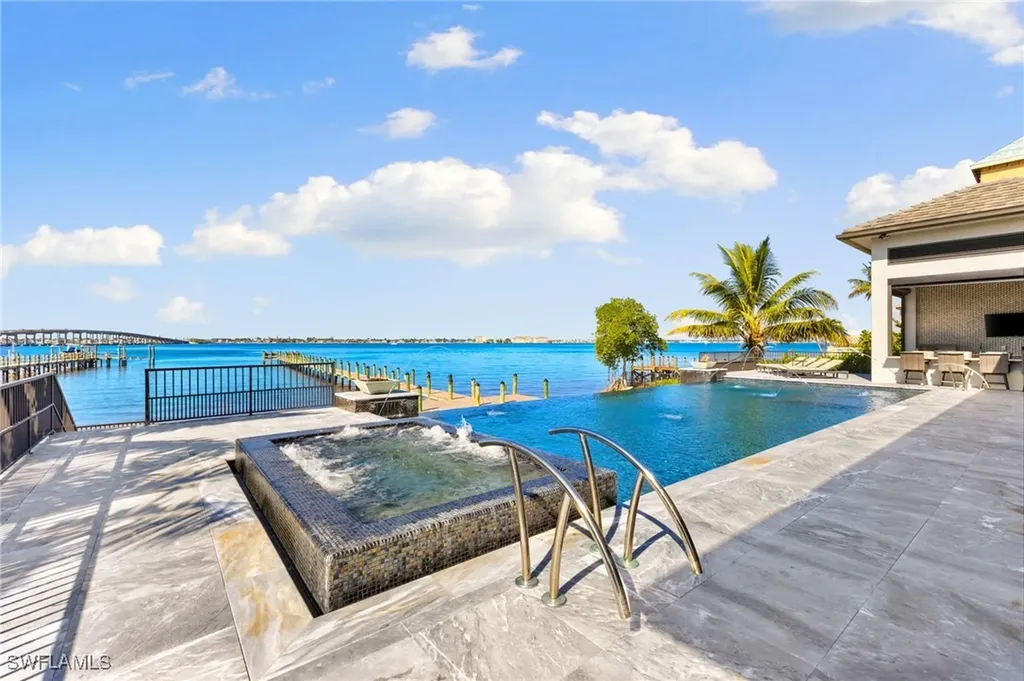 12484 Riverside Drive Fort Myers FL 33919